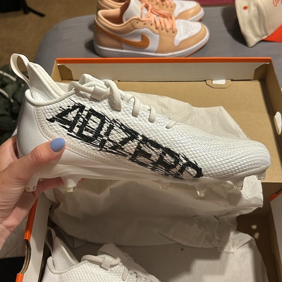 adidas cleats size 9 - Picture 3 of 5